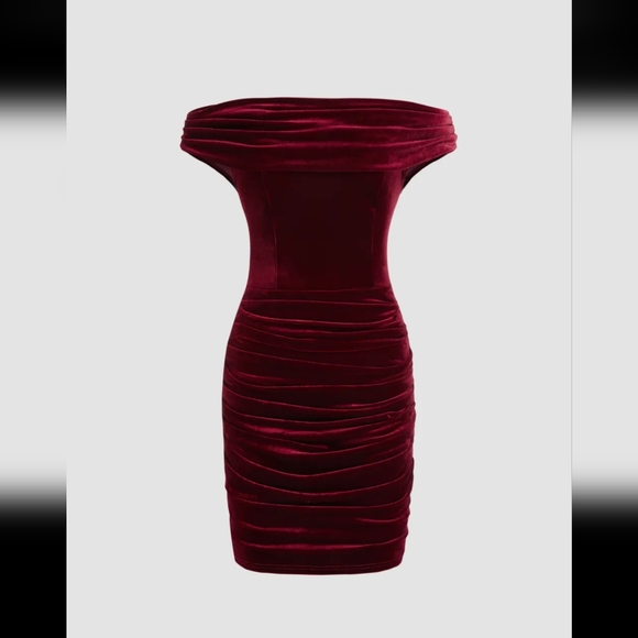 Velvet off shoulder solid rouched mini dress - Picture 2 of 3